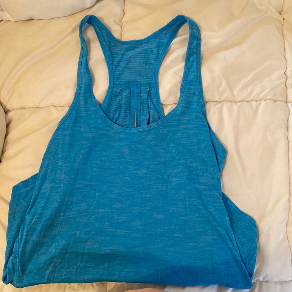 Lululemon top size M